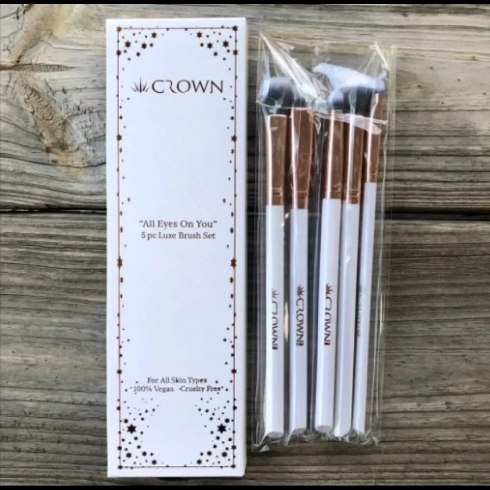 Crown Brush Set new